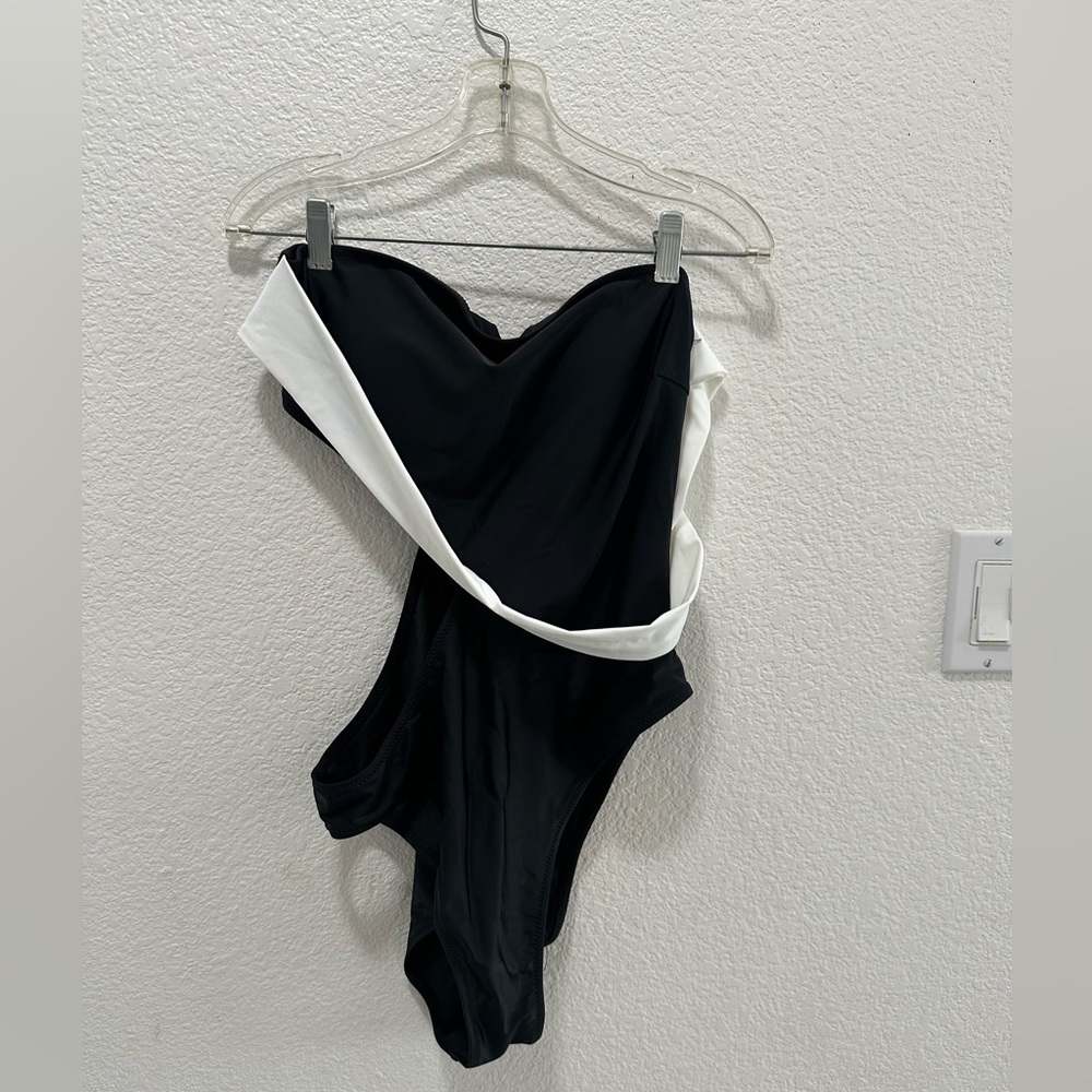 Blooming jelly cutout swimsuit L
